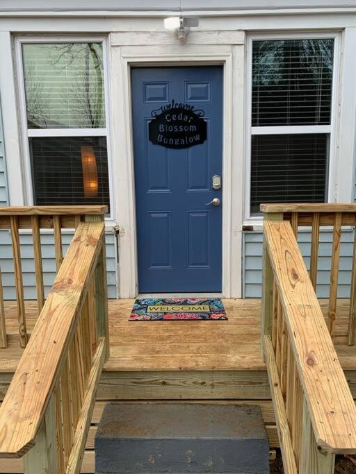 Cedar Blossom Bungalow Is A Cozy Getaway With A 5 Minute Walk To Downtown! 핫스프링스 외부 사진