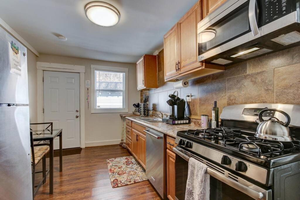 Cedar Blossom Bungalow Is A Cozy Getaway With A 5 Minute Walk To Downtown! 핫스프링스 외부 사진