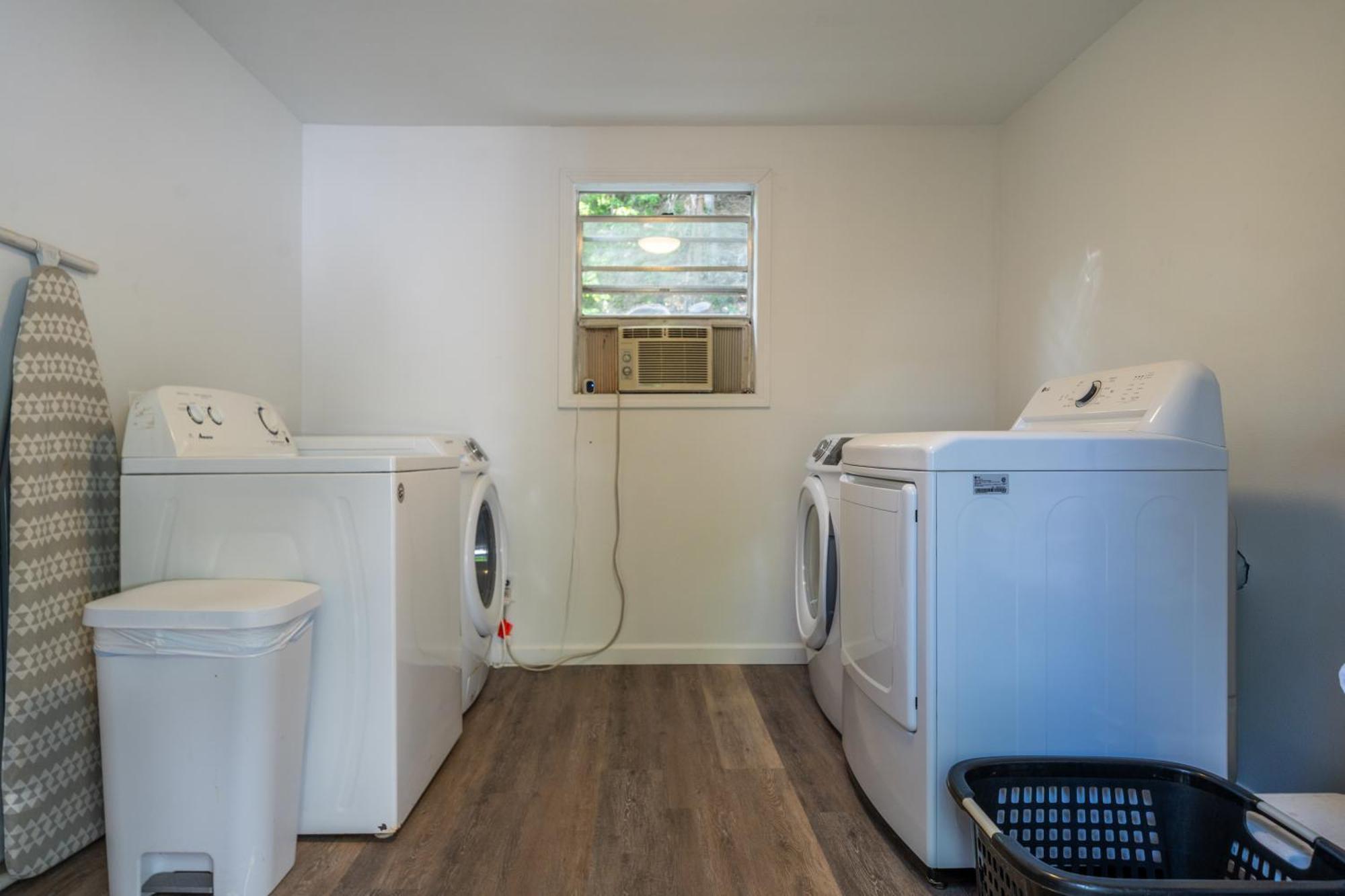 Cedar Blossom Bungalow Is A Cozy Getaway With A 5 Minute Walk To Downtown! 핫스프링스 외부 사진