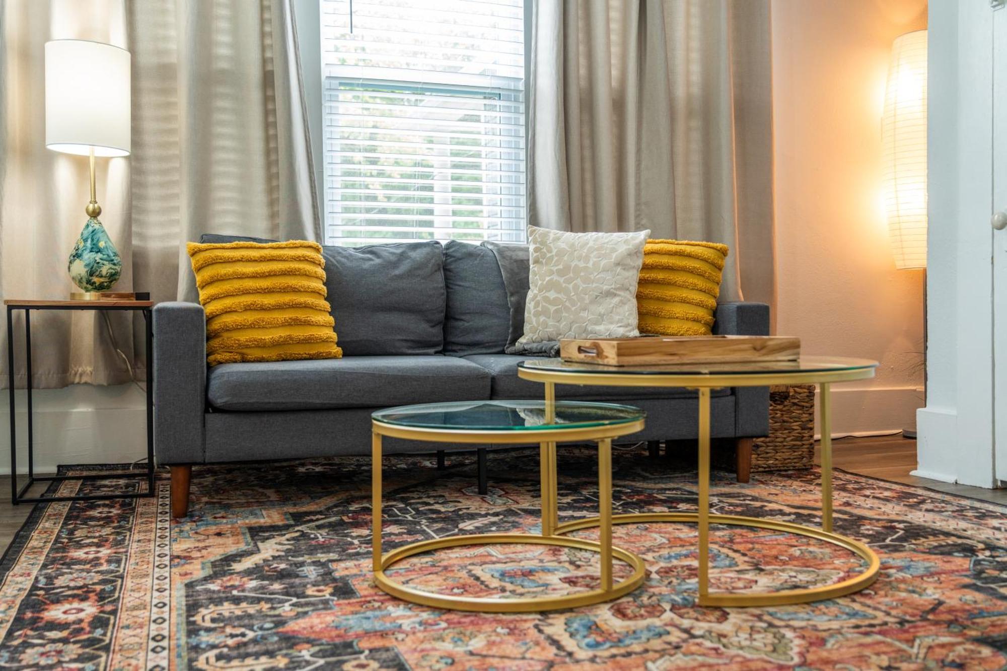 Cedar Blossom Bungalow Is A Cozy Getaway With A 5 Minute Walk To Downtown! 핫스프링스 외부 사진