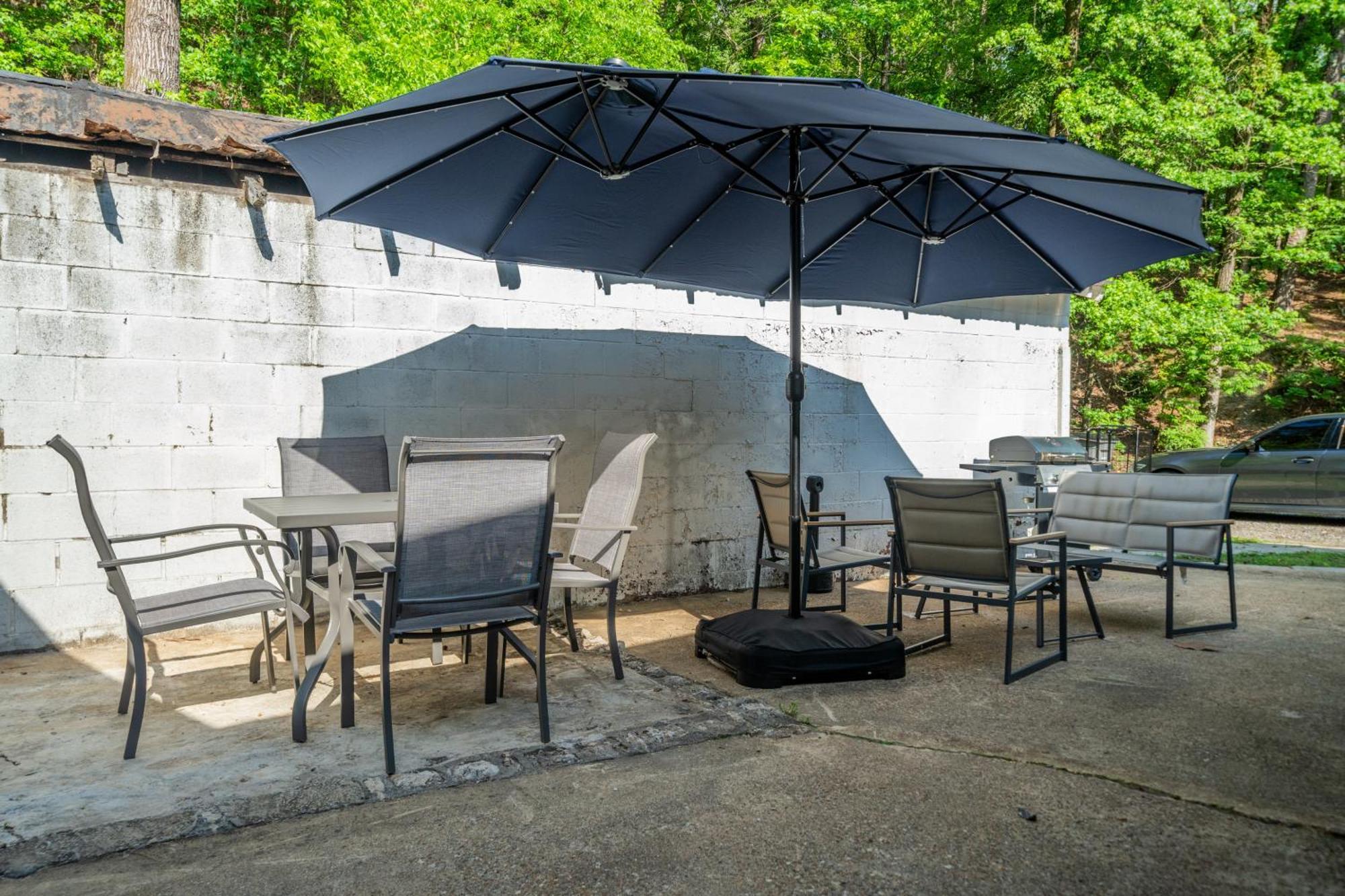 Cedar Blossom Bungalow Is A Cozy Getaway With A 5 Minute Walk To Downtown! 핫스프링스 외부 사진